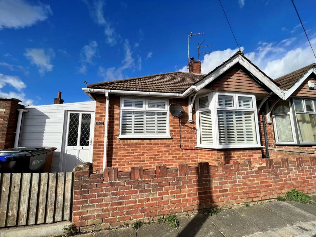 Yelvertoft Road, Kingsthorpe, Northampton NN2 7TQ 2 bed semidetached