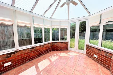 9 Bell Close, Gonerby Hill Foot, Grantham, NG31 8GJ
