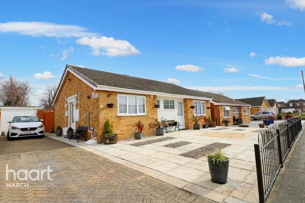 The Orchards, Chatteris 2 bed detached bungalow for sale £335,000