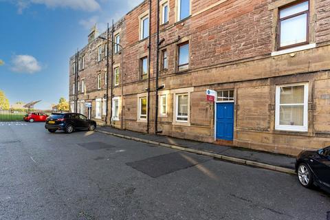 1 bedroom property to rent, King Street, Musselburgh, EH21