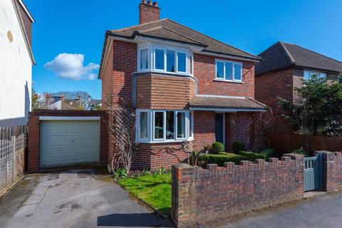 3 bedroom detached house for sale - York Road, Farnborough, GU14