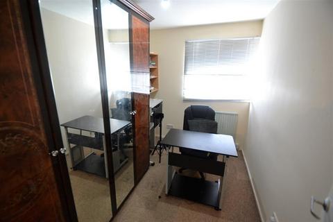 62 Hatchett Road, Feltham, TW14 8DX
