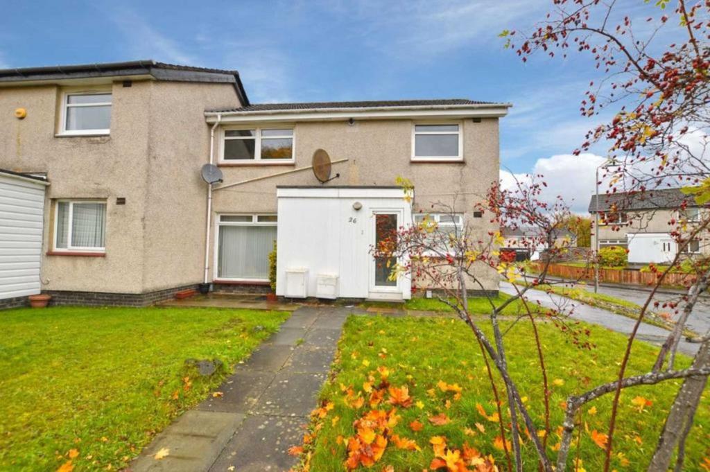 Leander Crescent, Renfrew 2 bed flat £750 pcm (£173 pw)