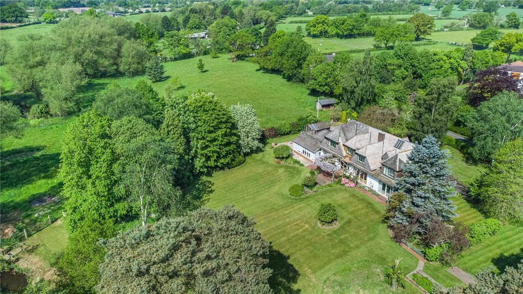 Trouthall Lane, Plumley, Knutsford, Cheshire, WA16 5 bed detached house