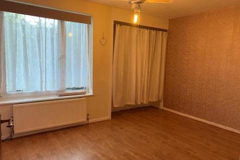 2 bedroom flat to rent, Grays Lane, H13