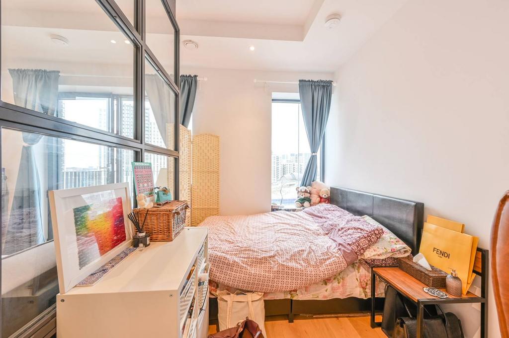 Echo House, London City Island, Docklands, London, E14 Studio £345,000