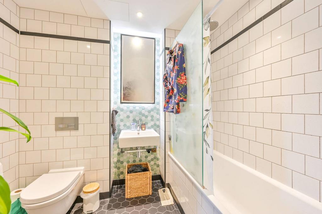Echo House, London City Island, Docklands, London, E14 Studio for sale