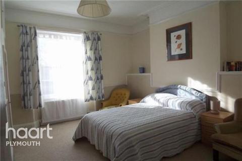 4 bedroom end of terrace house to rent, Ardmore Hall