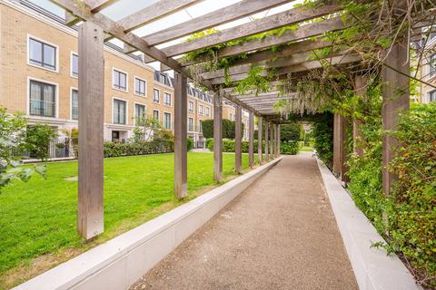 3 Rainsborough Square, London, SW6 1DQ