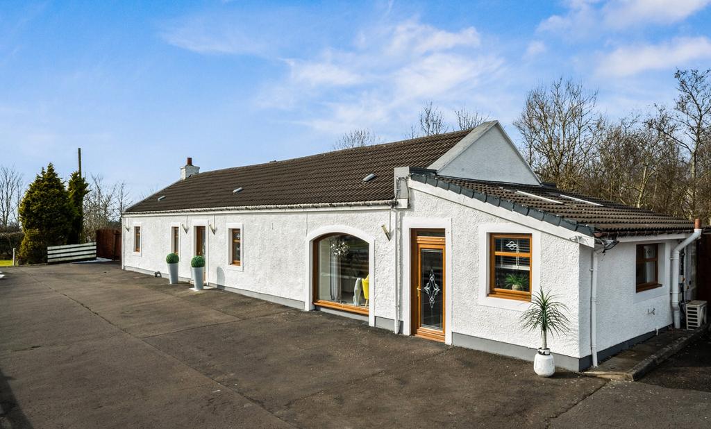 304 Dykehead Road, Airdrie, Lanarkshire, ML6 7SR 2 bed detached