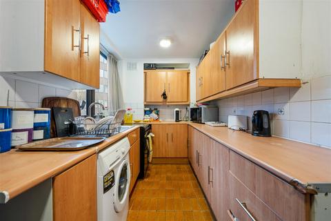 2 bedroom flat for sale, Finchley Road, St John's Wood, NW8