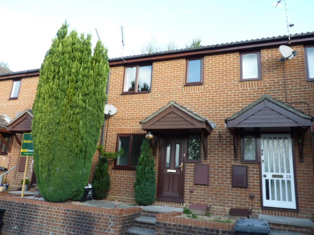 Haslemere 2 bed terraced house to rent £1,200 pcm (£277 pw)