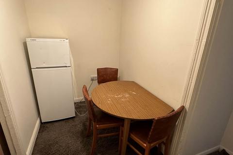 1 bedroom flat to rent, Bradford Road, Fartown, Huddersfield, West Yorkshire, HD1