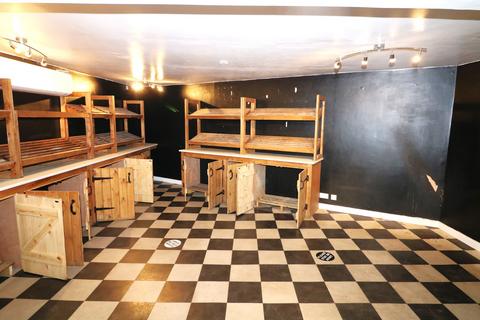 Shop to rent - Drake Fold, Bradford, BD12
