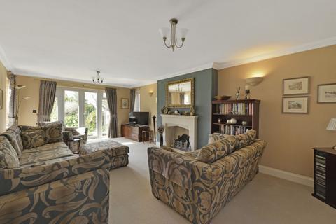 5 bedroom detached house for sale, Dean Street East Farleigh ME15 0PU