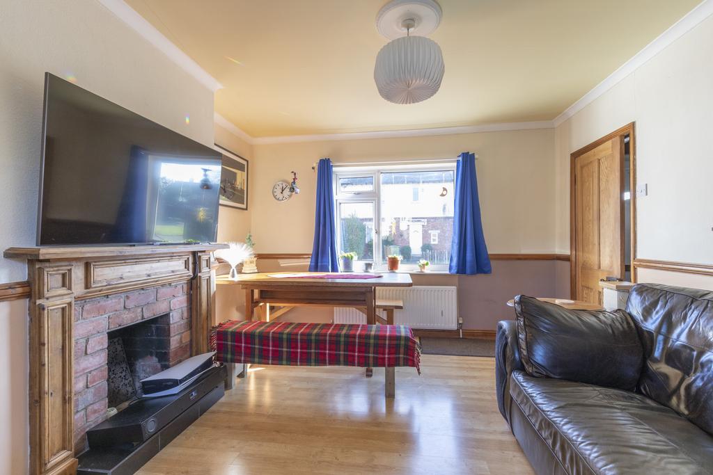Cobham Road, Cheltenham GL51 9BE 2 bed semidetached house £240,000
