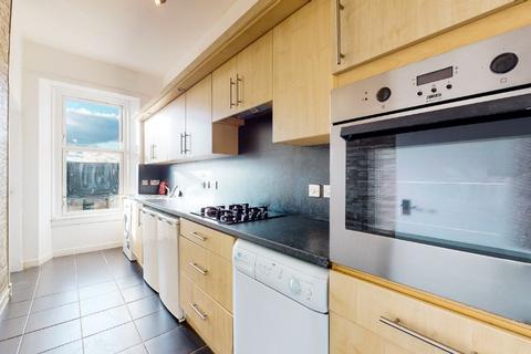 4 bedroom flat to rent, Bellfield Street, Dennistoun, Glasgow, G31