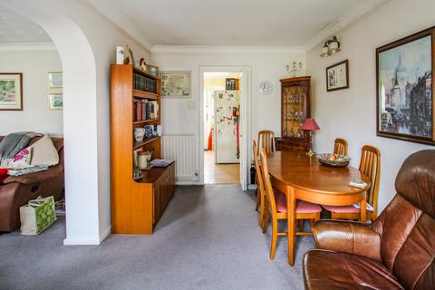 3 bedroom semi-detached house for sale - Middleton Gardens,  Farnborough , GU14