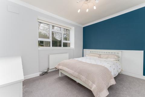 26 Greenbank Court Flats, 16 Hill Crescent, Clarkston, Glasgow, G76 8DQ