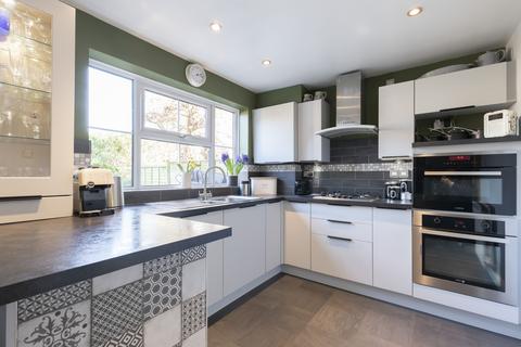 11 Cheriton Close, Up Hatherley, Cheltenham, GL51 3NR