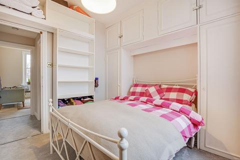 2 bedroom flat to rent, Barker Street, Chelsea SW10