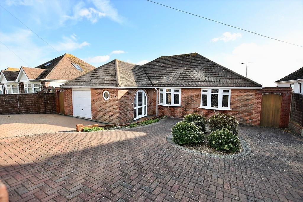 Bevendean Avenue, Saltdean BN2 3 bed detached bungalow for sale - £650,000