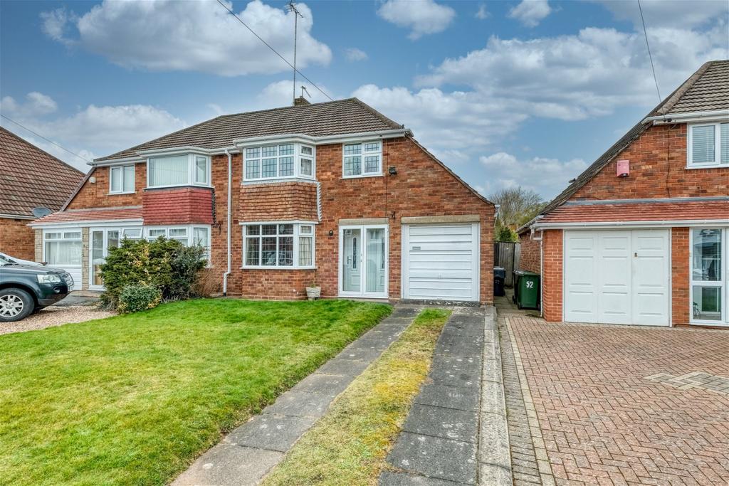 Windmill Avenue, Rubery, Birmingham, B45 9TA 3 bed semidetached house