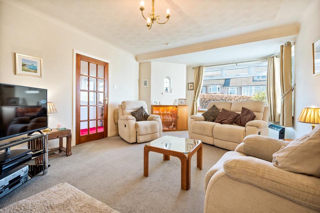 Shaw Road, Milngavie, East... 2 bed detached bungalow £315,000