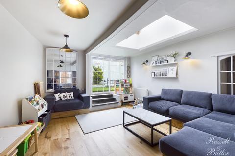 5 bedroom house for sale, Nelson Street, Buckingham
