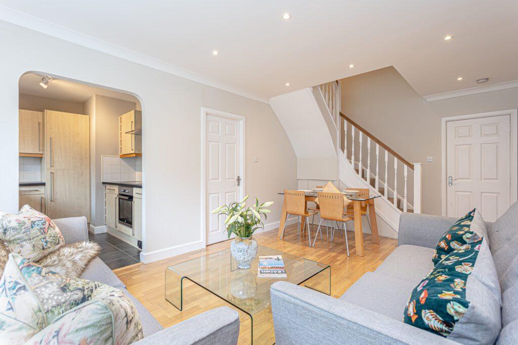 Windsor Gardens, Auchterarder, PH3 3 bed apartment £1,250 pcm (£288 pw)
