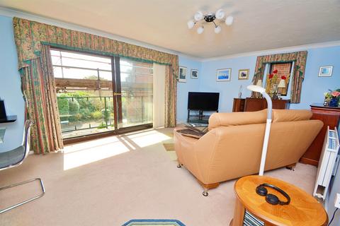 22 Constitution Hill Gardens, Poole, BH14 0PY