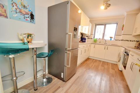 22 Constitution Hill Gardens, Poole, BH14 0PY