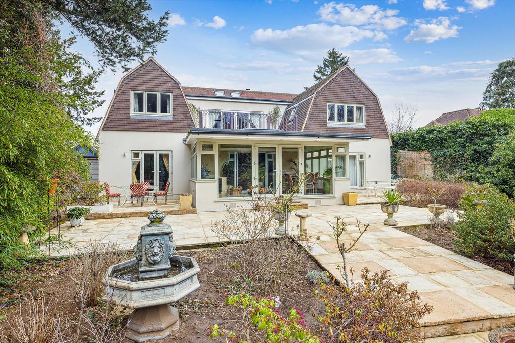 Somerswey, Shalford, Guildford, Surrey, GU4 5 bed detached house for