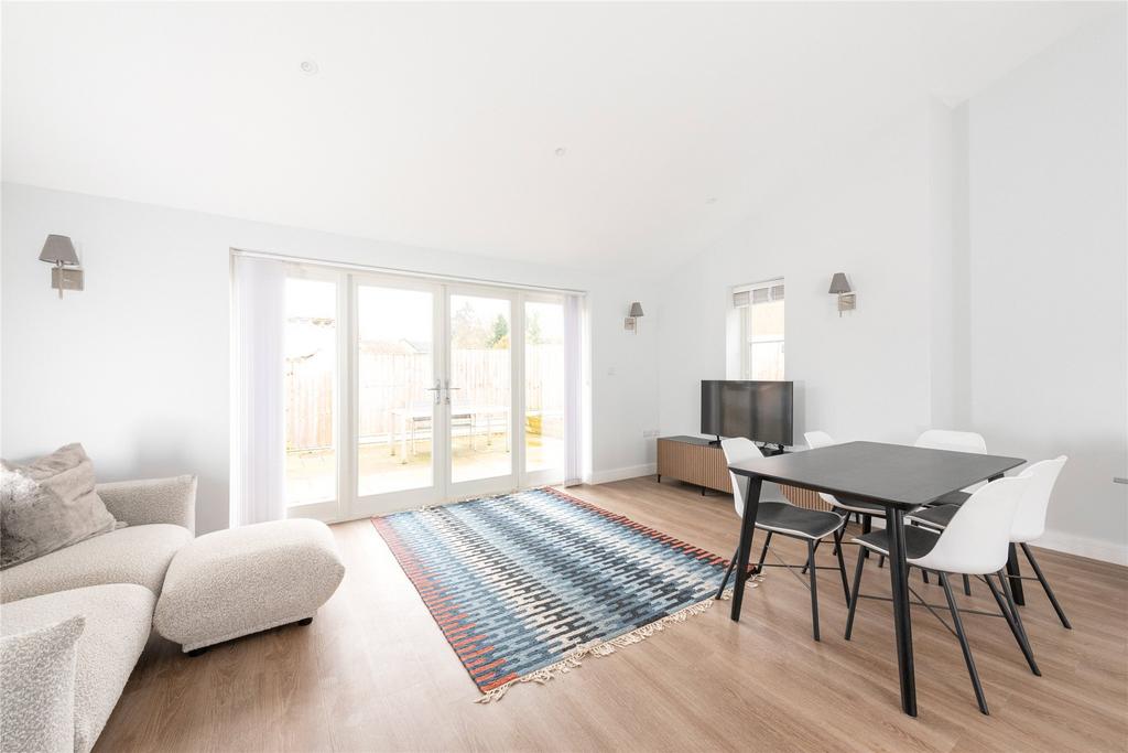 Sitting/Dining Room