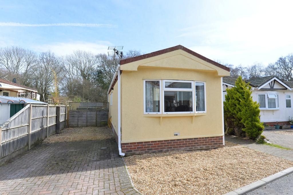 Woodlands Park, Stopples Lane, Hordle, Lymington, SO41 1 bed detached