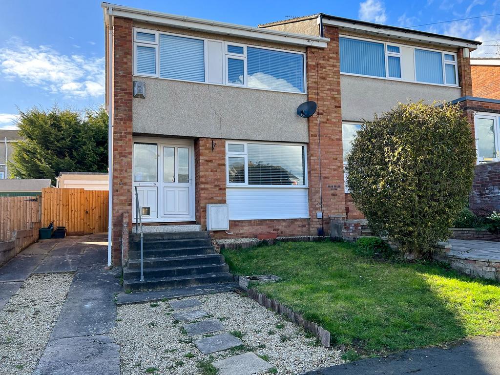 House Front with Driveway &amp; Side Access