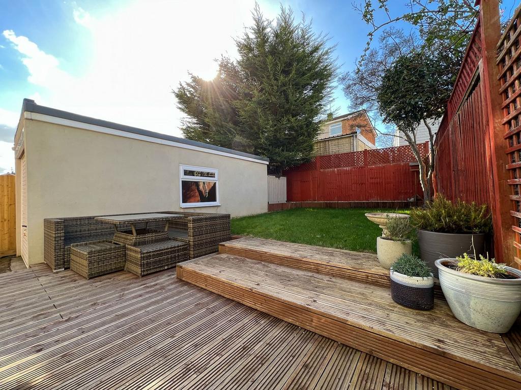 Garden with Garage Access