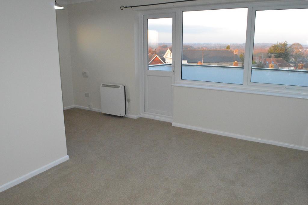 Silverdale Road, Burgess Hill RH15 1 bed flat £920 pcm (£212 pw)