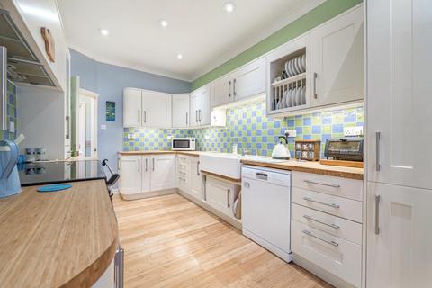 5 Bath Road, Calcot, Reading, RG31 7QH