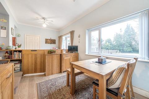 5 Bath Road, Calcot, Reading, RG31 7QH