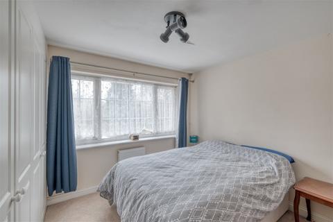 102 Broadway Grove, Worcester, WR2 5EY