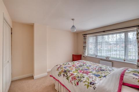 102 Broadway Grove, Worcester, WR2 5EY
