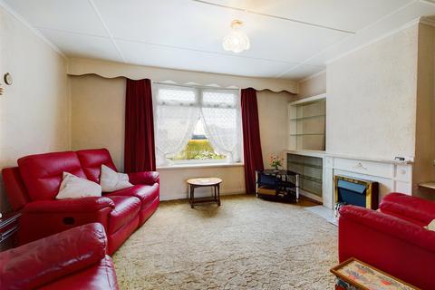 95 Devon Avenue, Cheltenham, GL51 8BY