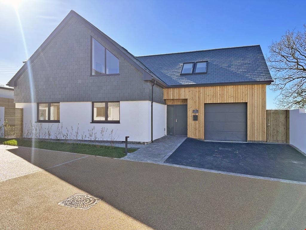 Carnon Downs, Nr. Truro, Cornwall 3 bed detached house £825,000