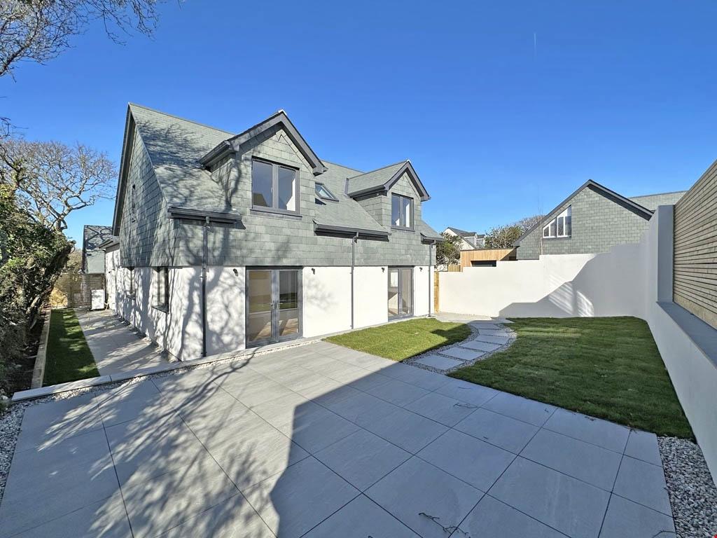 Carnon Downs, Nr. Truro, Cornwall 3 bed detached house £825,000