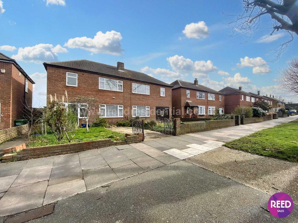 Hamstel Road, Southend On Sea 3 bed semidetached house for sale £285,000
