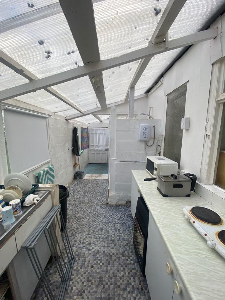 Chester Road, Bridge Trafford 2 bed detached bungalow £100,000