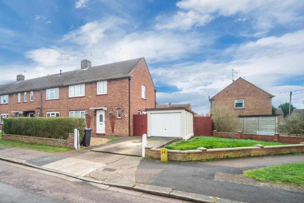 Gloucester Crescent, Rushden 3 bed end of terrace house for sale £240,000
