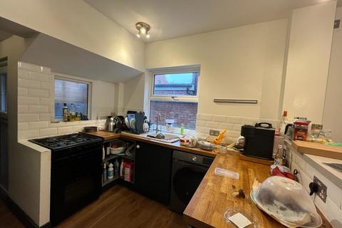 4 bedroom end of terrace house to rent, Upperton Road, Leicester