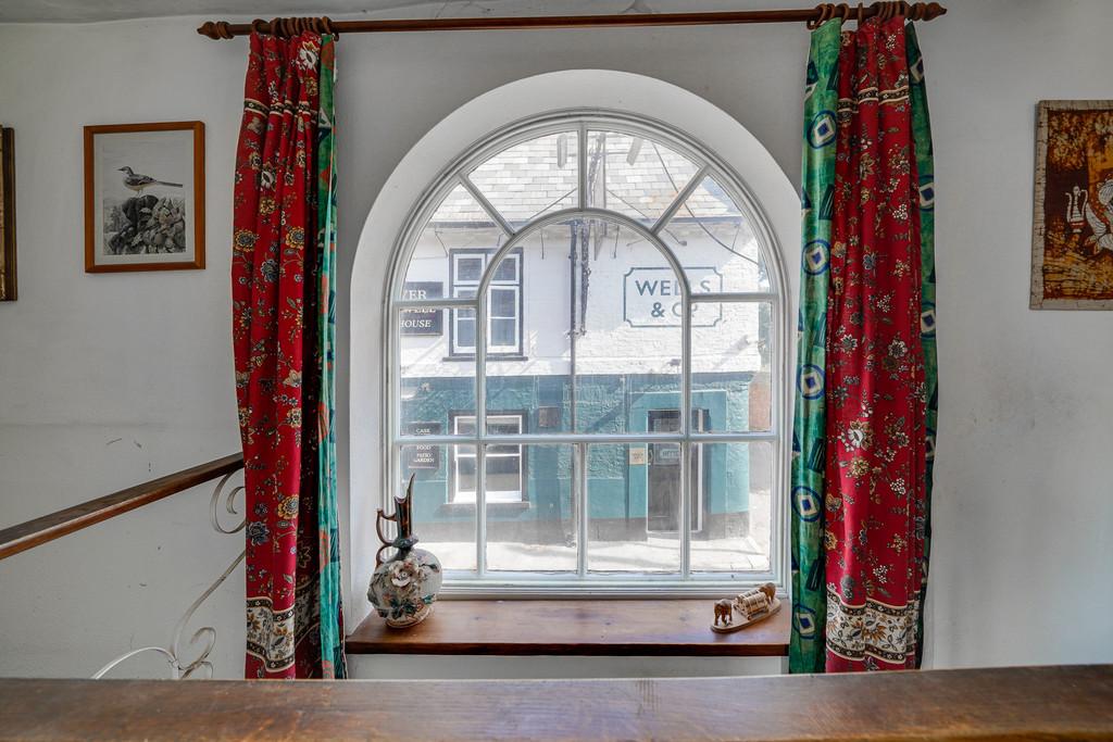 Feature Window